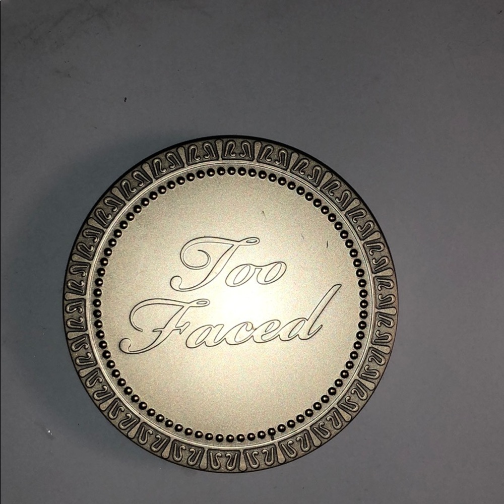 Too faced snow bunny bronzer